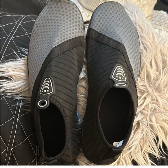 VSUFIM Shoes - 🐳 NWOT UNISEX VSUFIM Black and Gray quick dry💦Water Shoes SZ:10.5 Women 9.5 men